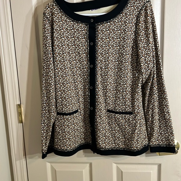 No Name leopard top Long sleeved VGC Round neck - Picture 1 of 3